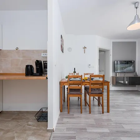 Lovely In With Wifi Zadar