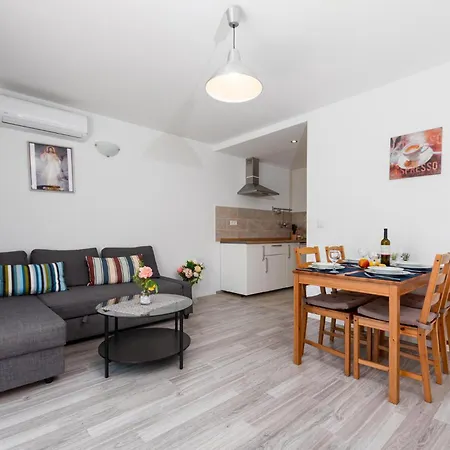 Lovely In With Wifi Apartment